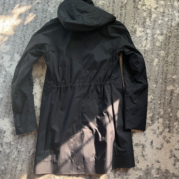 SOLD Lululemon Rain Jacket - Picture 7 of 9